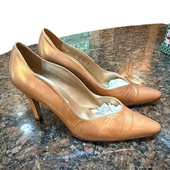 Vintage Proxy Made In Spain Leather Classic Scalloped Side Heels Lt Tan Sz 9B - Picture 3 of 11